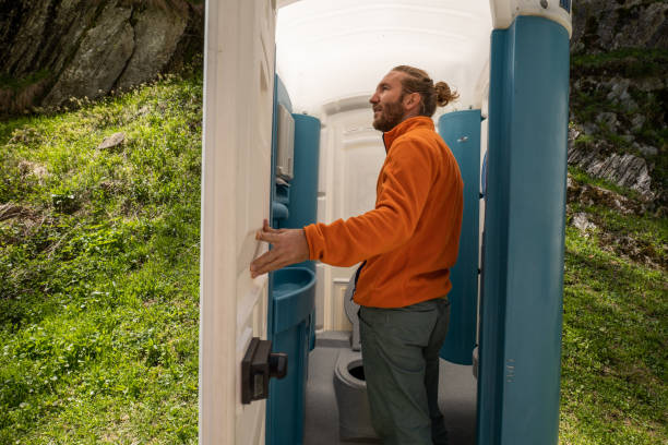 Best Portable bathroom rental  in Mcleansboro, IL